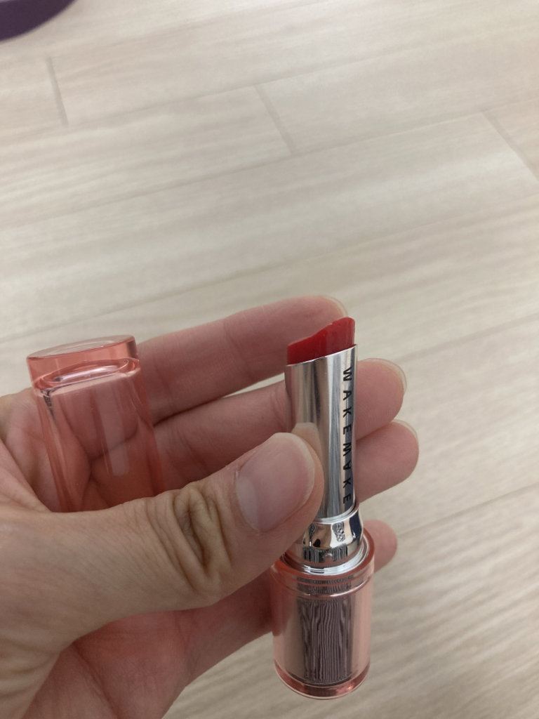 维他命水润唇膏 [02 发光红]的真实用户使用照片