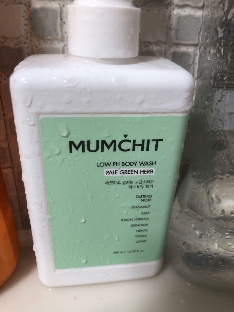 MUMCHIT 清香微酸的沐浴露[淡绿香草] common.review image