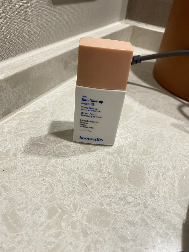 키노닉스 (keenoniks) 로지 톤업 선밀크 [SPF50+/PA++++] review image