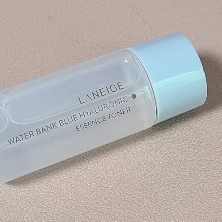 水库蓝色玻尿酸精华爽肤水 [中性·干性肌肤使用]的真实用户使用照片