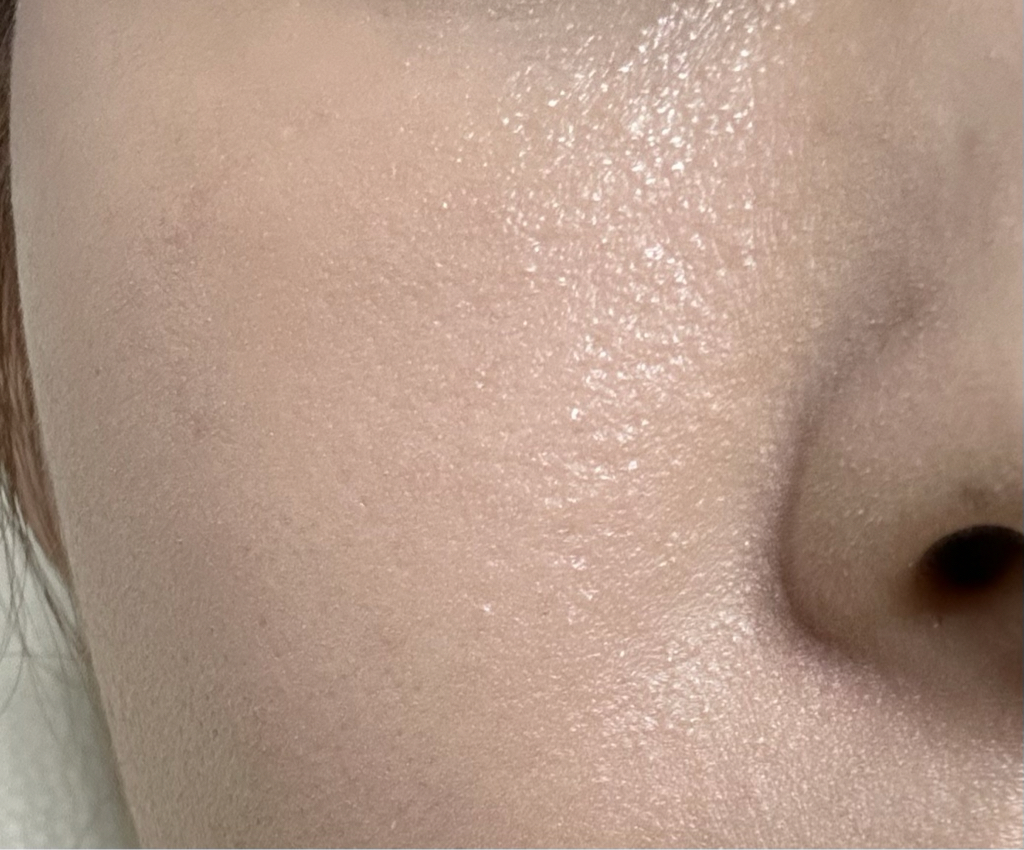 Real user review photo of Mood Vegan Glow Cushion [SPF50+/PA++++][02 Ivory]