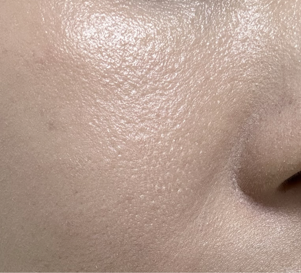 Real user review photo of Mood Vegan Glow Cushion [SPF50+/PA++++][02 Ivory]