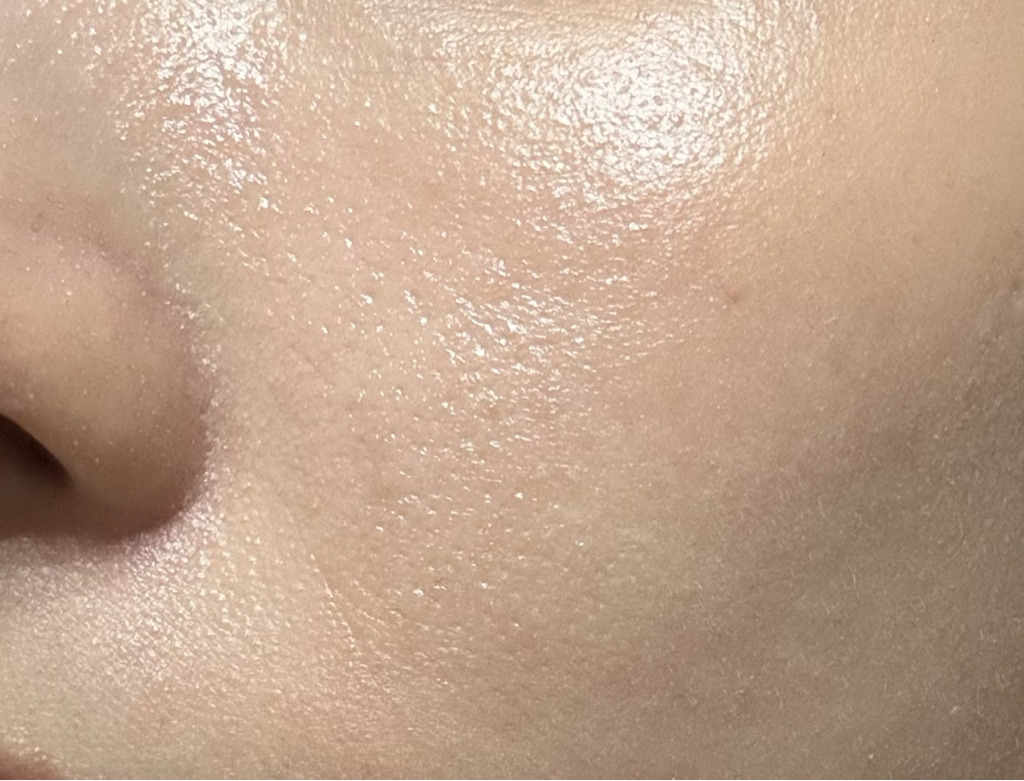 Real user review photo of Mood Vegan Glow Cushion [SPF50+/PA++++][02 Ivory]