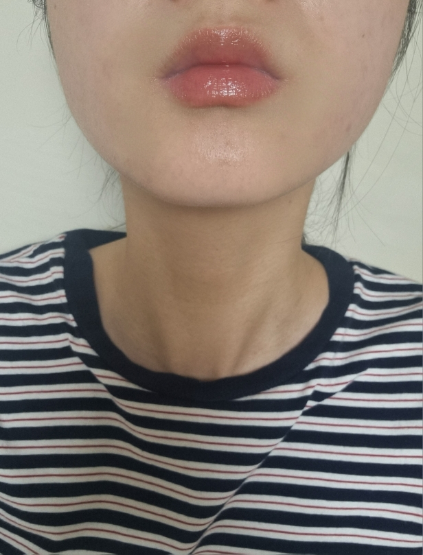 颜彩唇膏 [静谧玫瑰]的真实用户使用照片