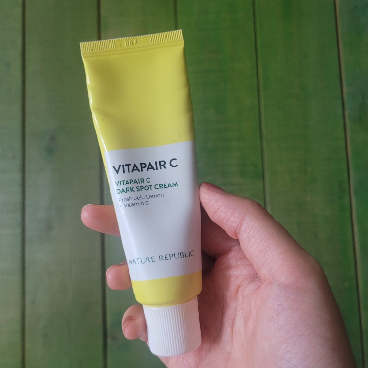 Real user review photo of VITAPAIR C DARK SPOT CREAM