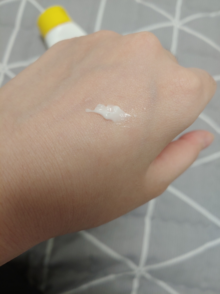 婴儿霜的真实用户使用照片