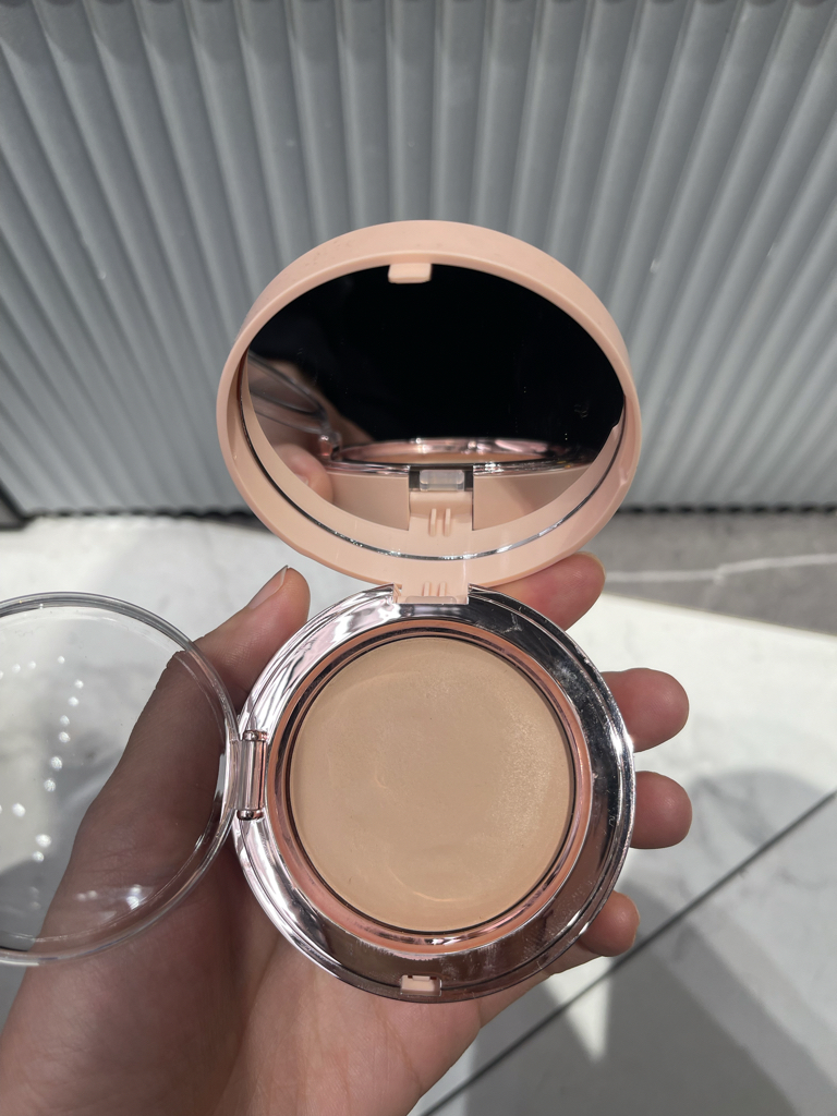 조성아TM (chosungahTM) 동백 에디션 바운스 업 팩트 울트라 [SPF50+/PA+++] [1호 라이트베이지] review image