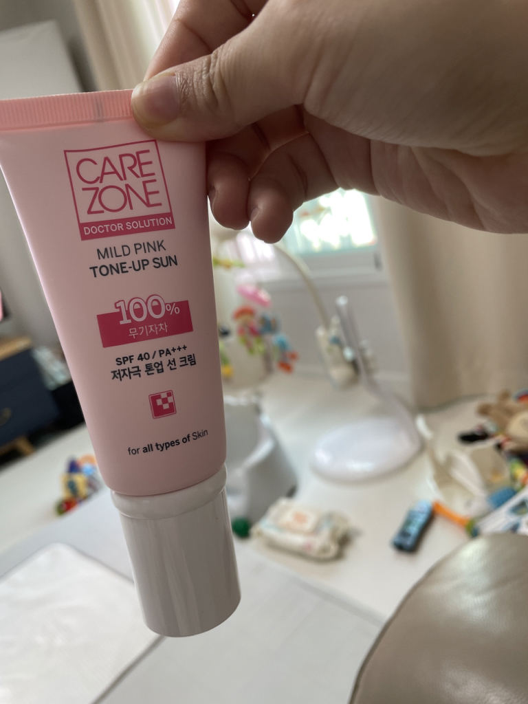 케어존 (CAREZONE) 닥터솔루션 마일드 핑크 톤업 선 [SPF40/PA+++] review image