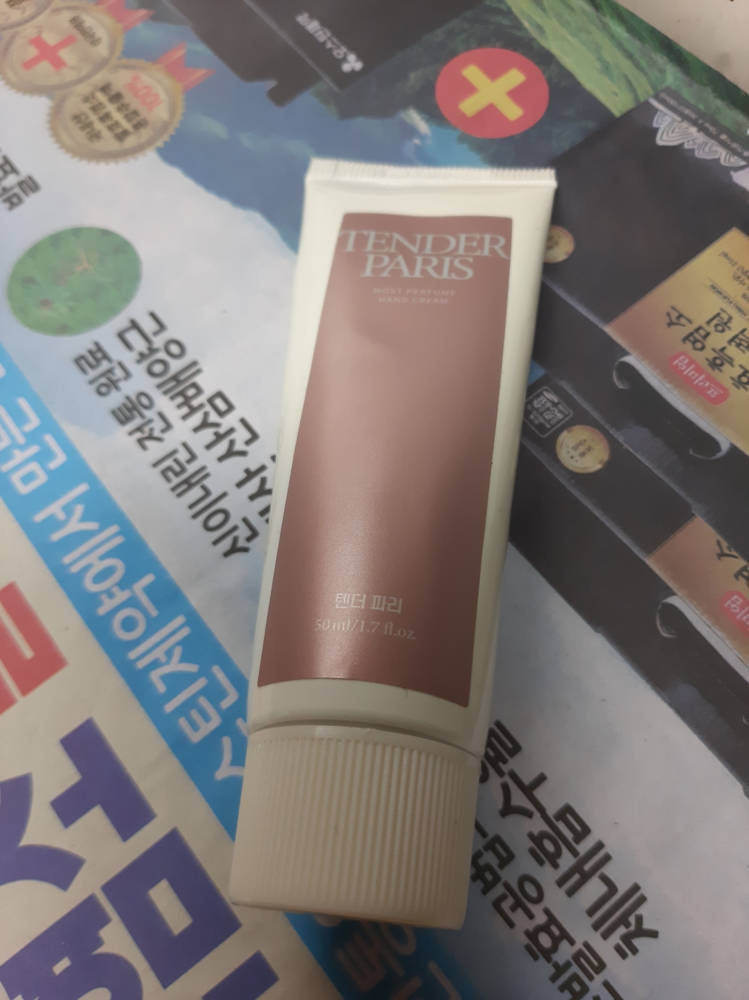 데일리콤마 (DAILYCOMMA) 모스트퍼퓸 핸드크림 [파리] review image