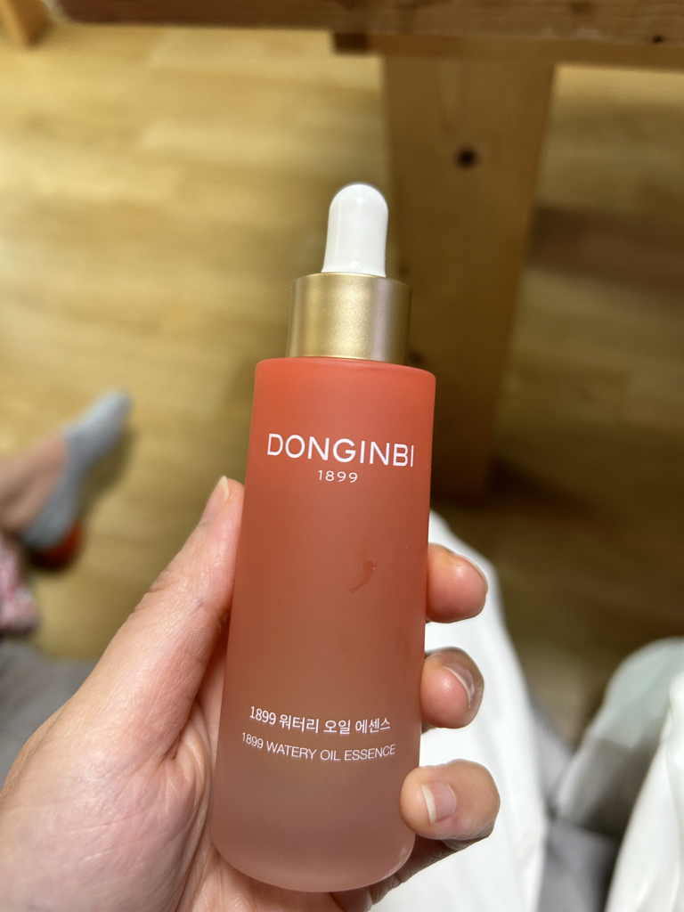 동인비 (DONGINBI) 1899 워터리 오일 에센스 review image