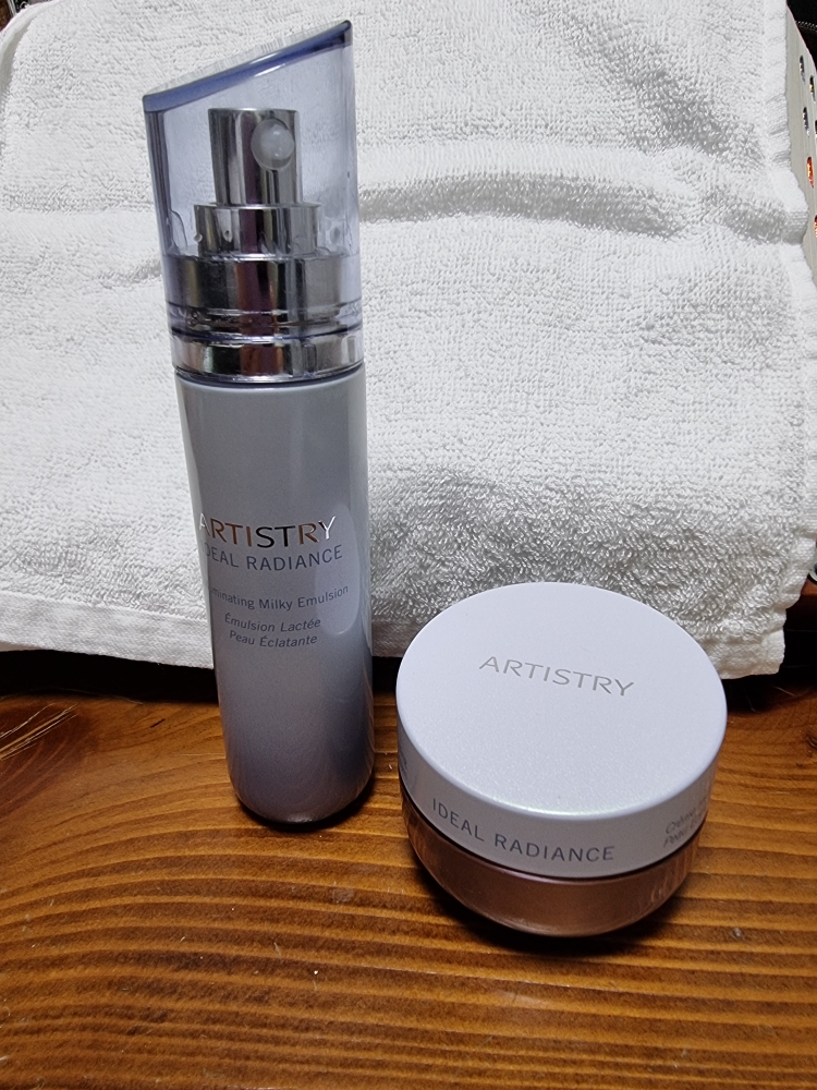 아티스트리 (ARTISTRY) 아이디얼 래디언스 크림 review image