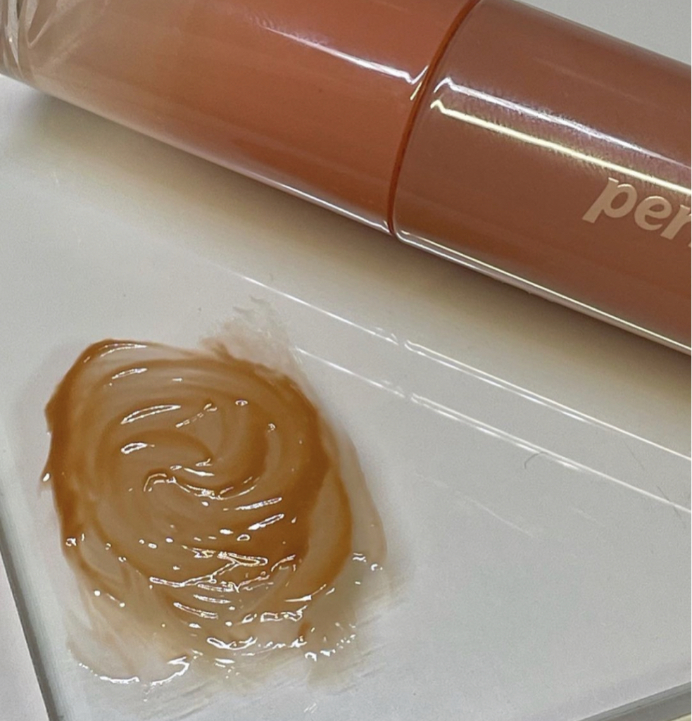 电光笔墨集 水彩心情 发光唇彩 [9号 心尖偷心贼]的真实用户使用照片