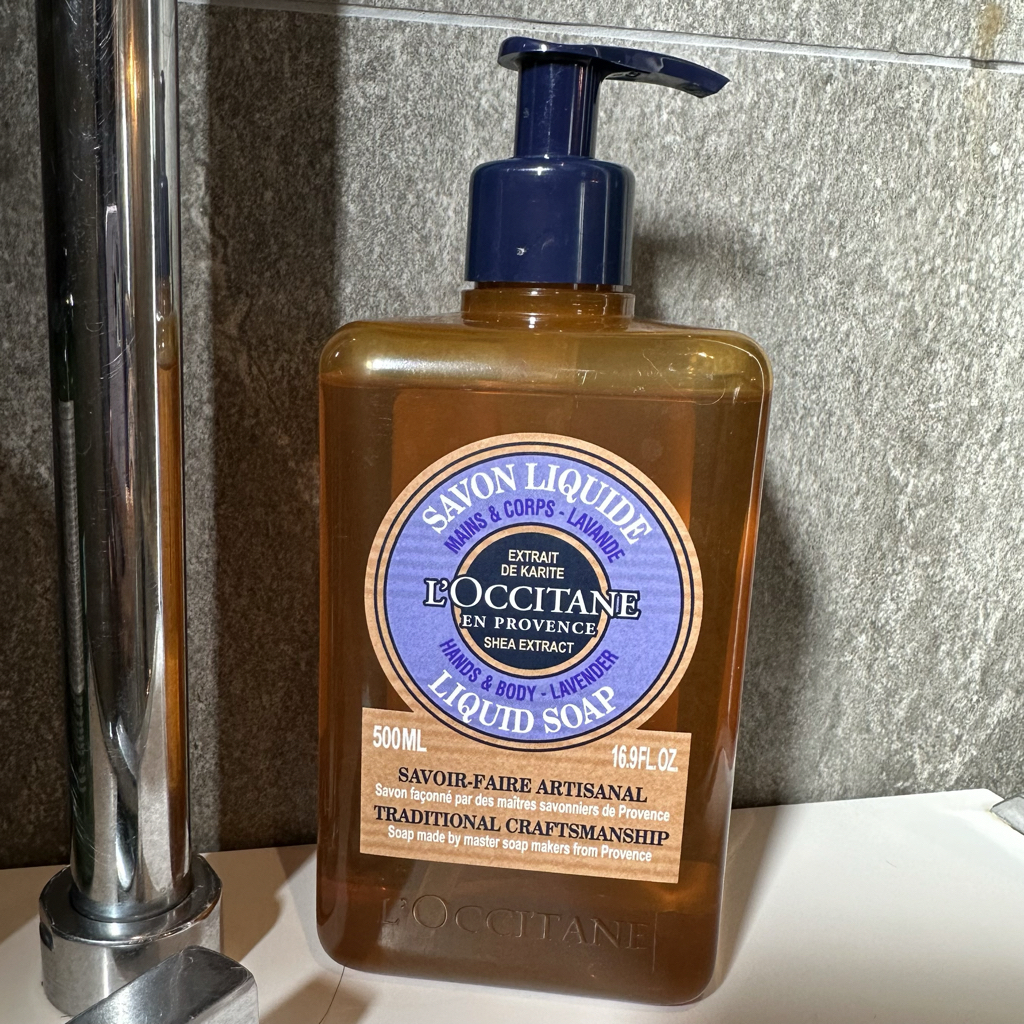 록시땅 (LOCCITANE) 시어 라벤더 핸드 앤 바디 리퀴드 솝 review image
