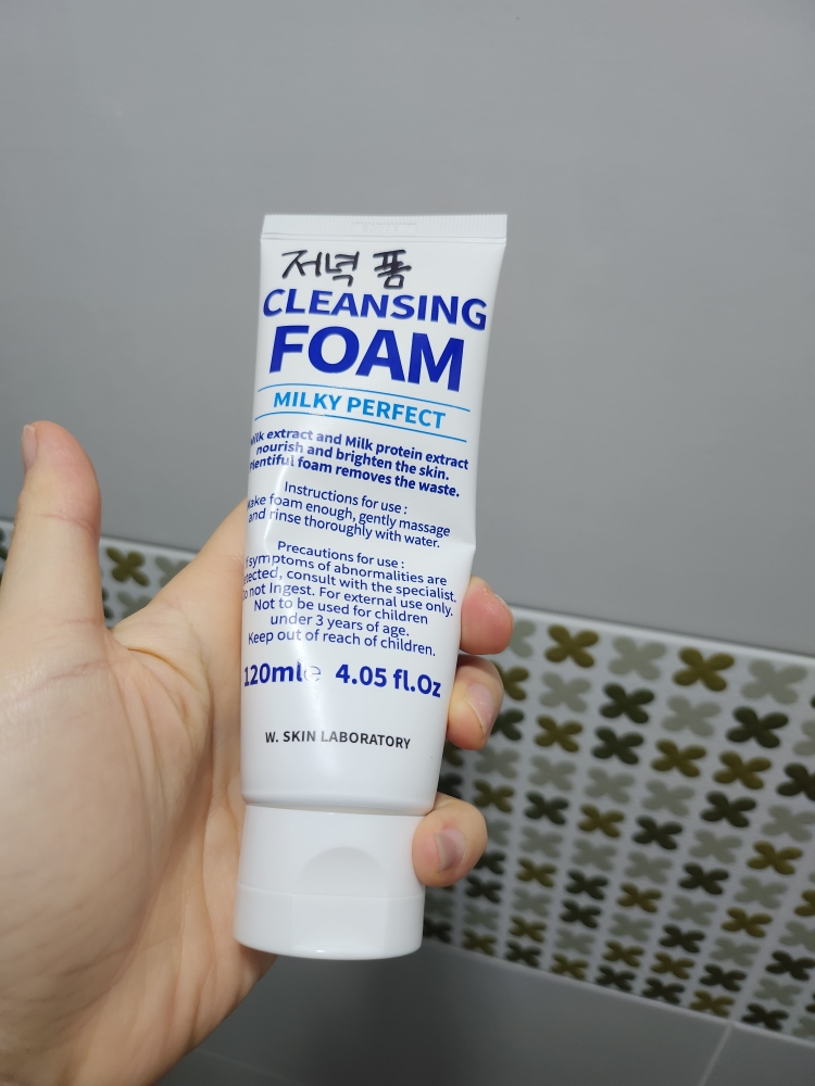 W.SKINLABORATORY 牛奶完美洁面乳 common.review image