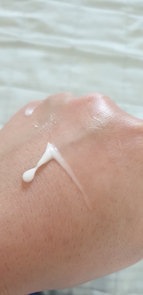 Real user review photo of Madagascar ultra moisture cream