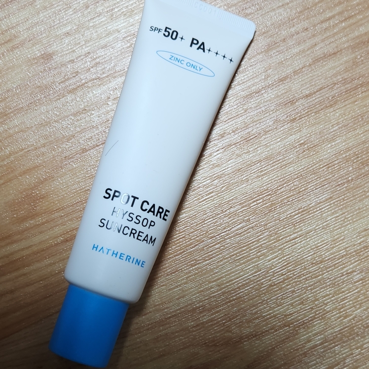 斑点护理防晒霜 [SPF50+/PA++++]的真实用户使用照片