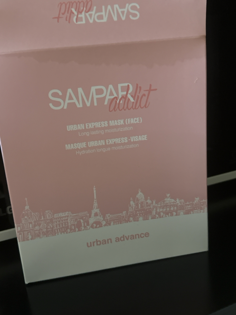 城市快递水凝胶面膜的真实用户使用照片