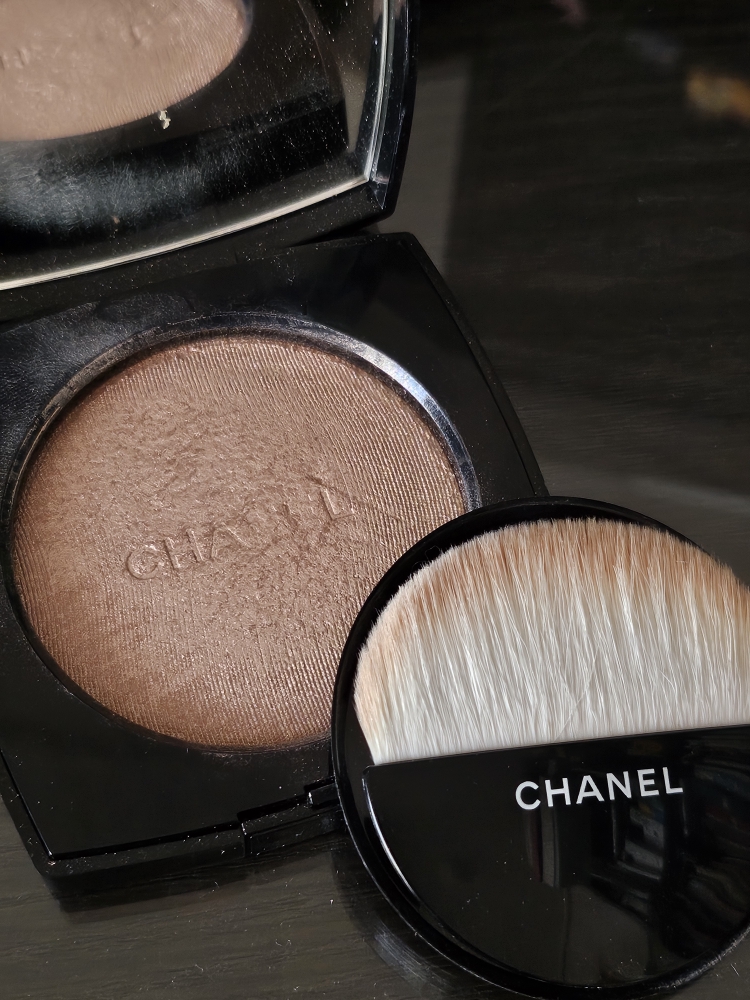 샤넬 (CHANEL) 뿌드르 뤼미에르 하이라이팅 파우더 [40 화이트오팔] review image