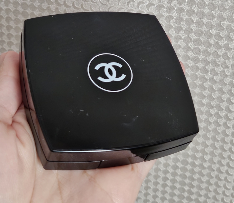 샤넬 (CHANEL) 뿌드르 뤼미에르 하이라이팅 파우더 [40 화이트오팔] review image