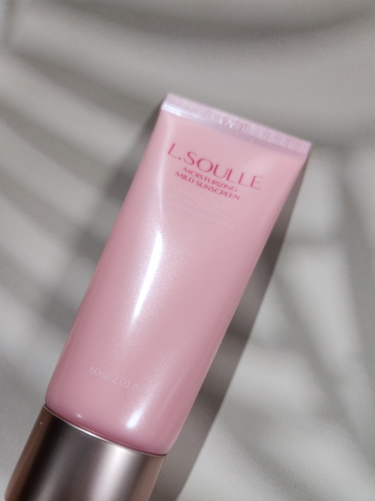 保湿温和防晒霜 [SPF50+/PA++++]的真实用户使用照片