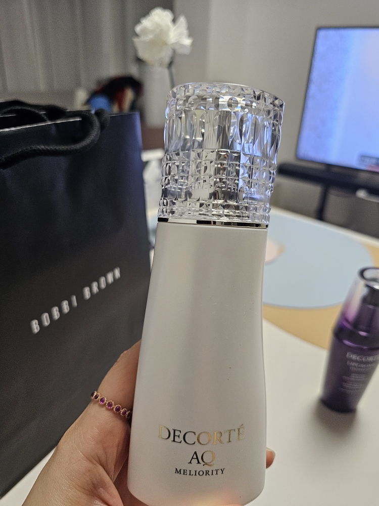 데코르테 (DECORTE) AQ 밀리오리티 인텐시브 리바이탈라이징 에멀션 review image