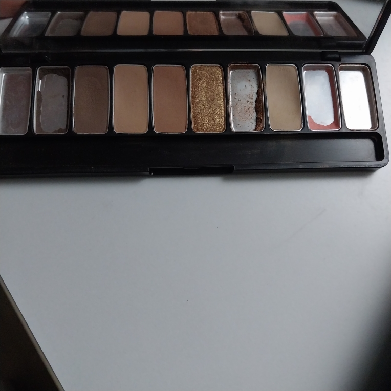 Real user review photo of Play Color Eyes [#in-the-cafe]