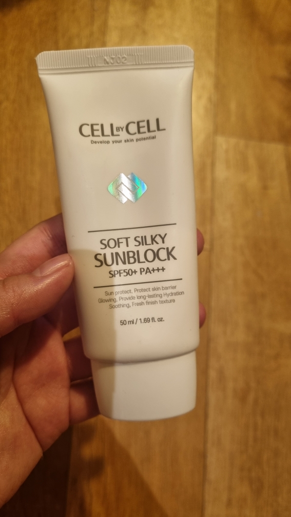 셀바이셀 (CELLBYCELL) 소프트 실키 썬블럭 [SPF50+/PA+++] review image