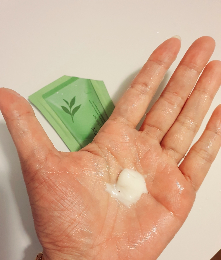 이니스프리 (INNISFREE) 그린티 폼 클렌저 review image