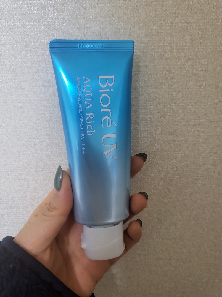 (海外）UV Aquarich Watery Essence [SPF50+/PA++++]的真实用户使用照片