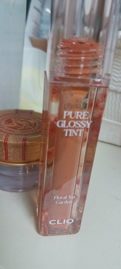 CLIO Floral Tea Garden Collection Pure Glossy Tint [No. 1 Wet Hydrangea] review image