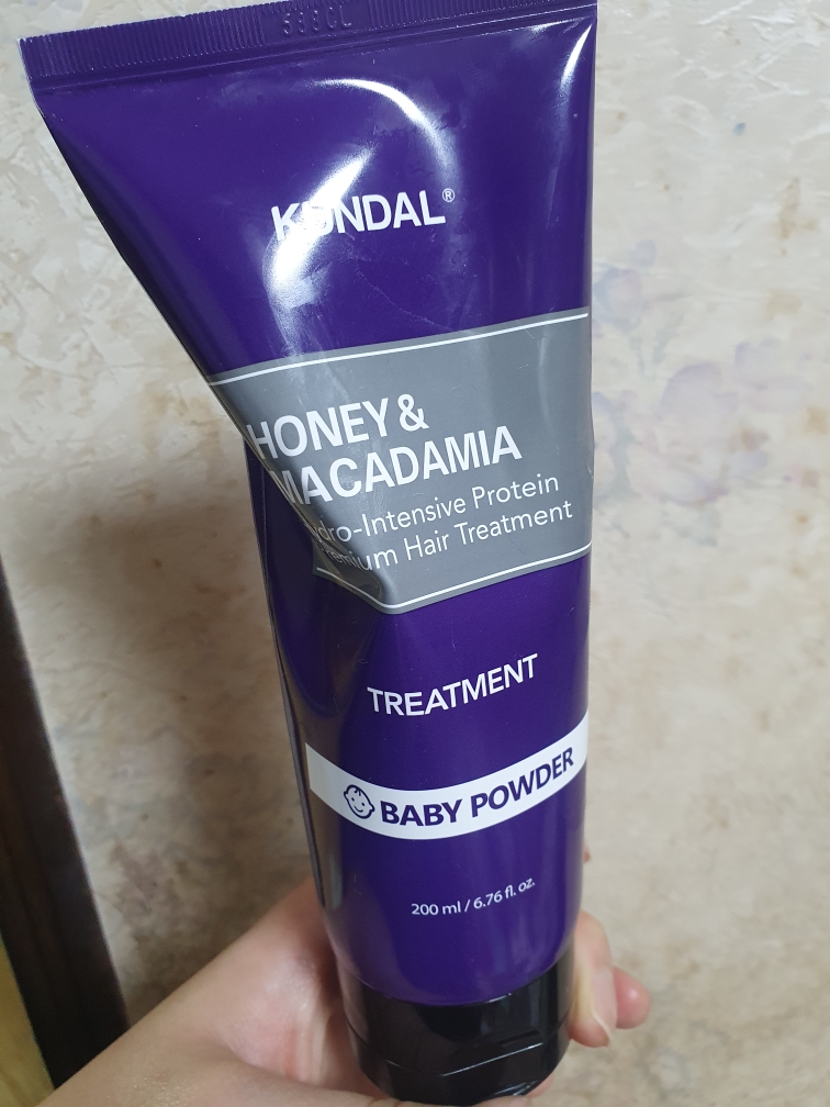 Real user review photo of Honey & Macadamia Protein Hair Treatment Baby Powder [Baby Powder]