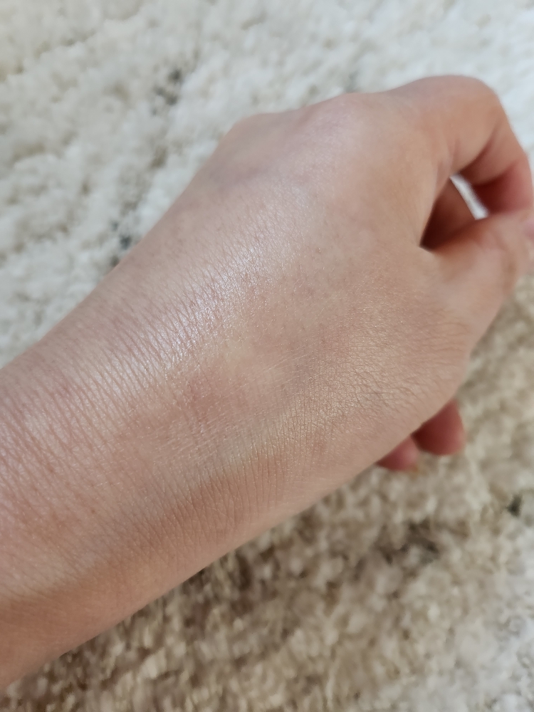 抗衰老肽眼霜的真实用户使用照片