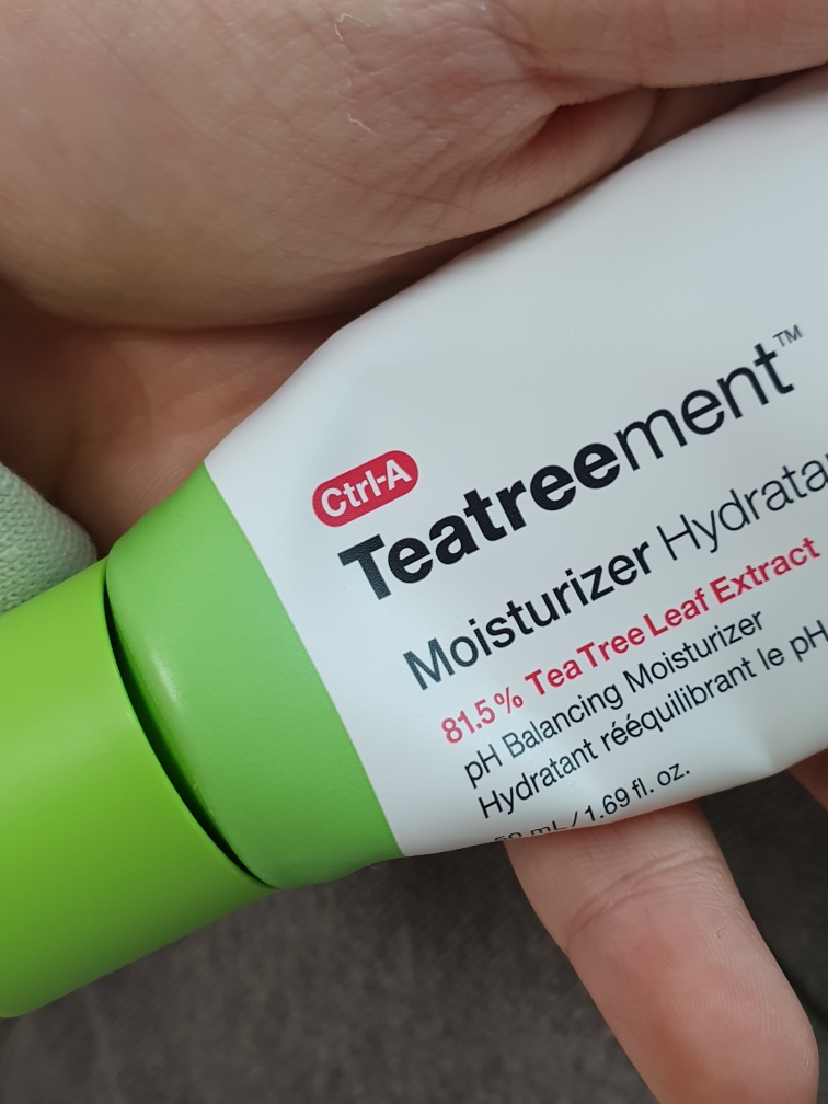 Real user review photo of Ctrl-A Teatreement™ Moisturizer Hydratant