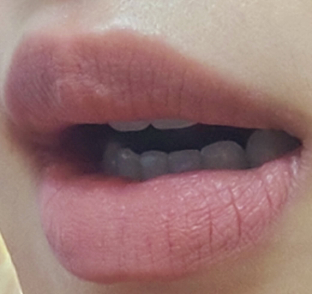 晕染唇笔 [BE02 Nude Beige] （2 英镑）的真实用户使用照片