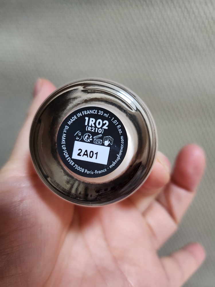 HD 肤质粉底液 [1R02]的真实用户使用照片