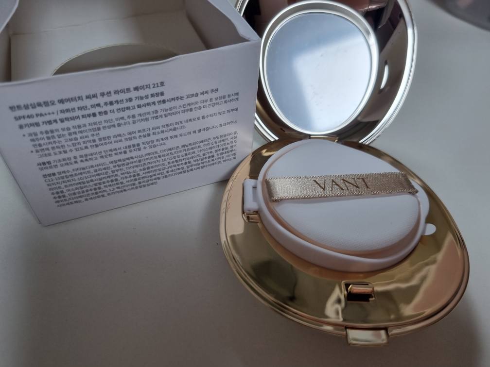 반트36.5 (VANT36.5) 프리미엄 에어터치 씨씨 쿠션 [SPF40/PA+++] review image
