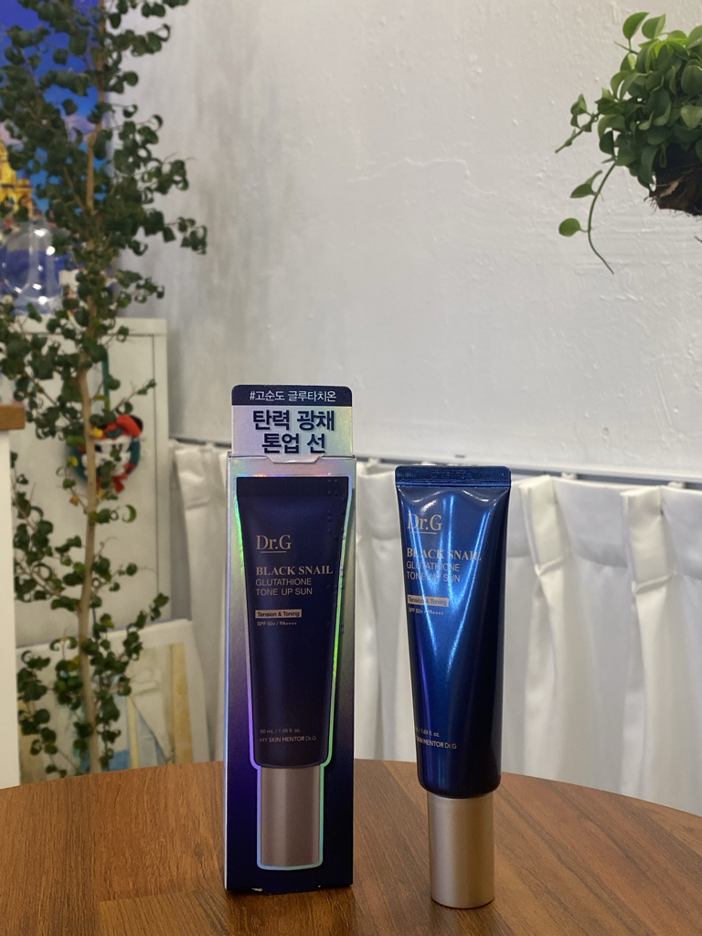 Dr.G BLACK SNAIL GLUTATHIONE TONE UP SUN [SPF50+/PA++++]