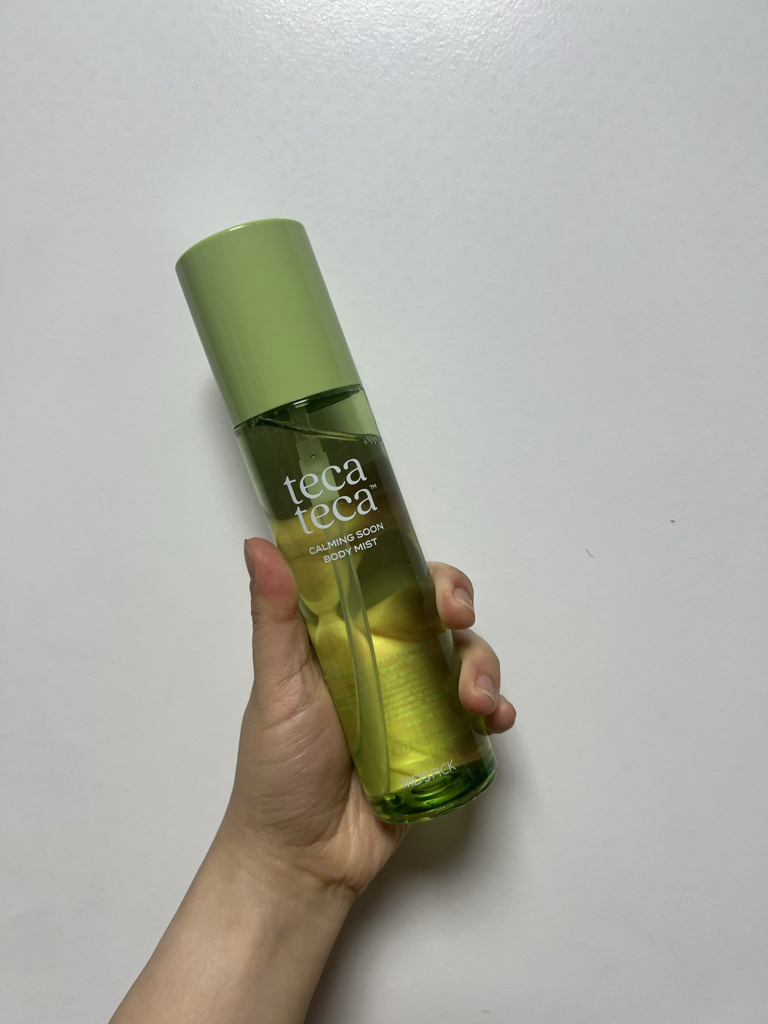 清新怡人的身体喷雾的真实用户使用照片