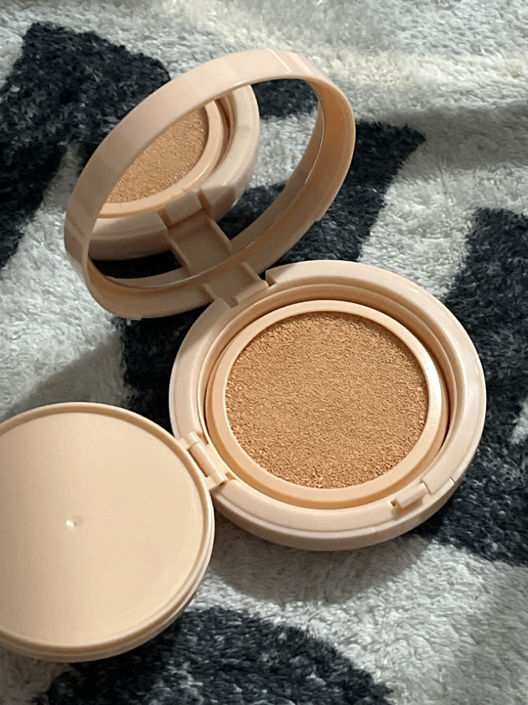 Real user review photo of Oxygen Aquatic Tone Up Sun Cushion [SPF50+/PA++++] [02 Vitality Peach]