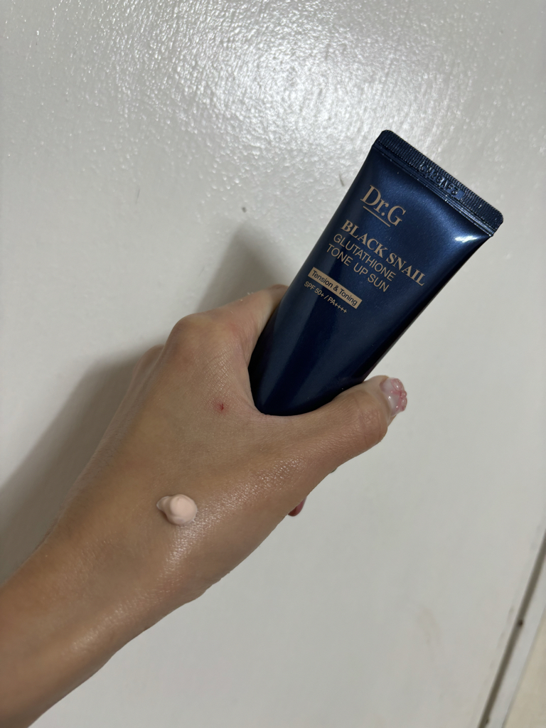 dr g black snail glutathione tone up sun Kem Chống Nắng DR.G Black Snail Glutathione Tone Up Sun SPF50+ PA++++ –  Juka Beauty