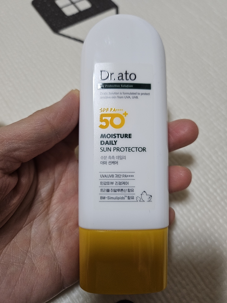 닥터아토 (Dr.ato) 고보습 저자극 수분촉촉 데일리 선 프로텍터 [SPF50+/PA++++] review image