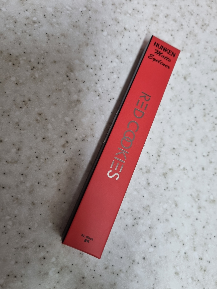 레드쿠키 (REDCOOKIES) 눈큰 매트 아이라이너 [01 블랙] review image