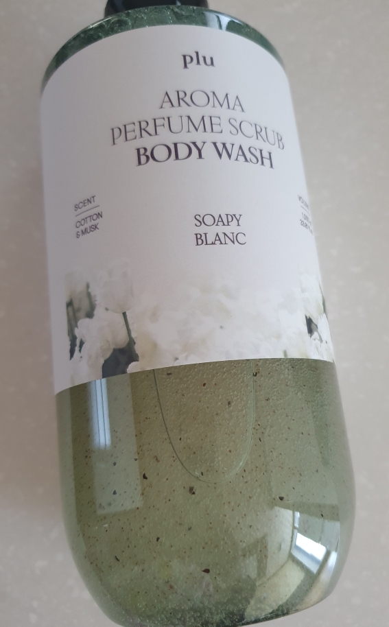 Ảnh đánh giá thực tế của người dùng về Aroma Perfume Scrub Body Wash Sophie Blanc