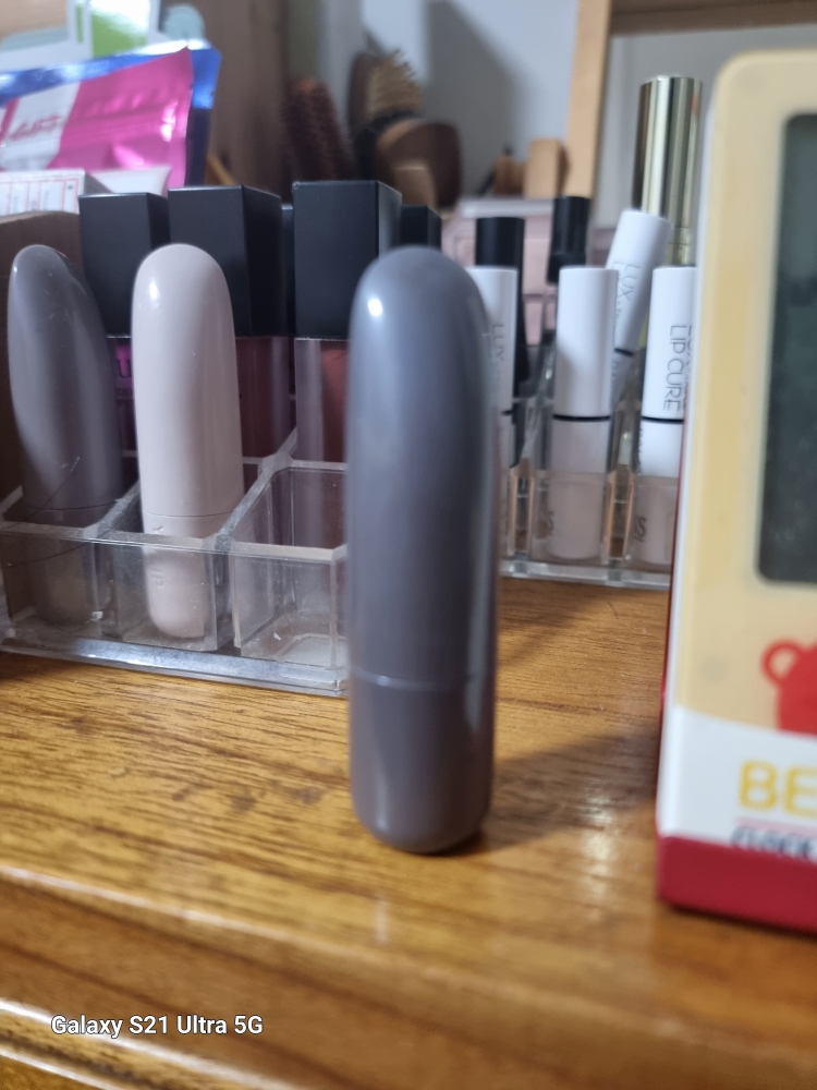 YULIP Hydrating Lipstick [Superstar] review image