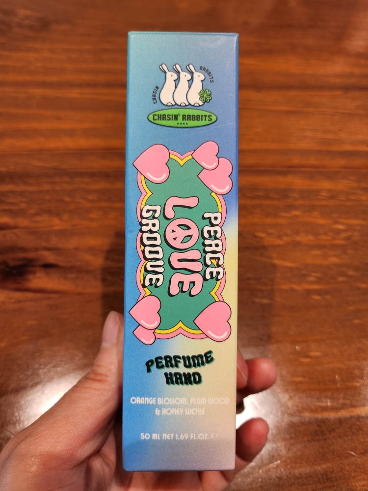 체이싱래빗 (CHASIN'RABBITS) 피스 러브 그루브 퍼퓸 핸드 [러브스위트플로럴] review image