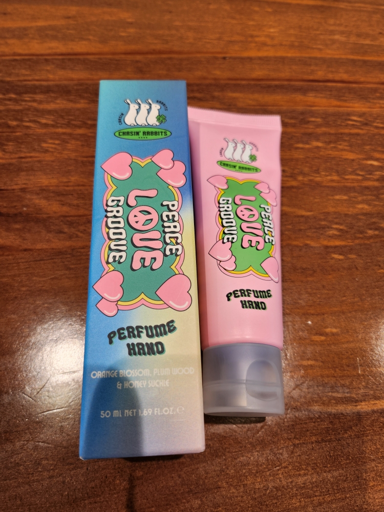 체이싱래빗 (CHASIN'RABBITS) 피스 러브 그루브 퍼퓸 핸드 [러브스위트플로럴] review image