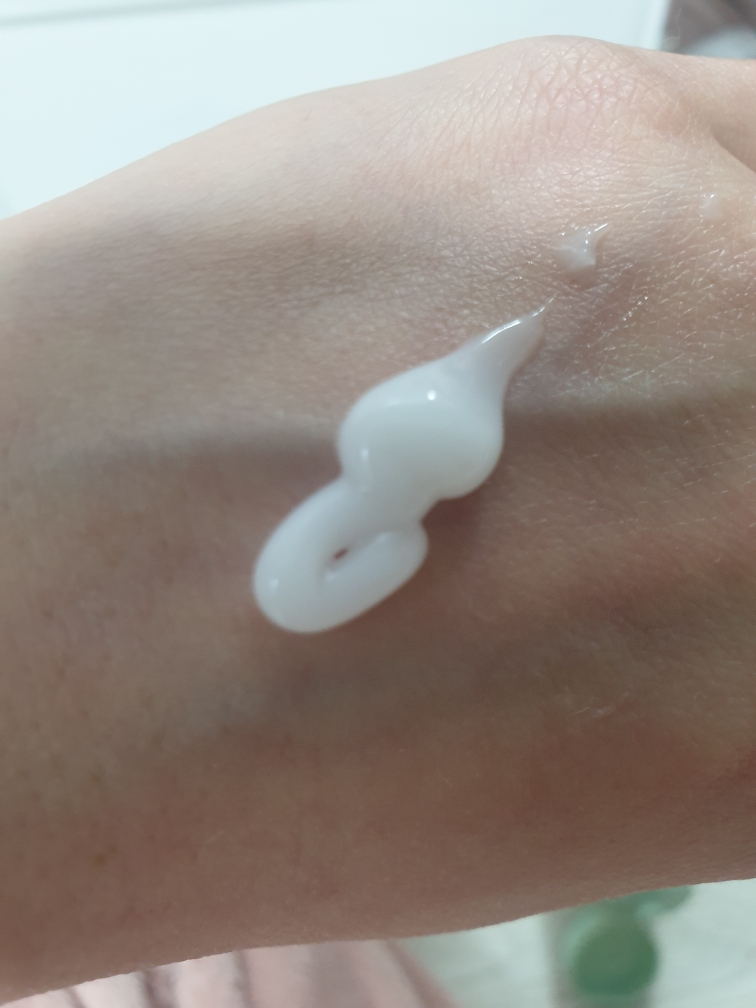 渐进式保湿霜的真实用户使用照片