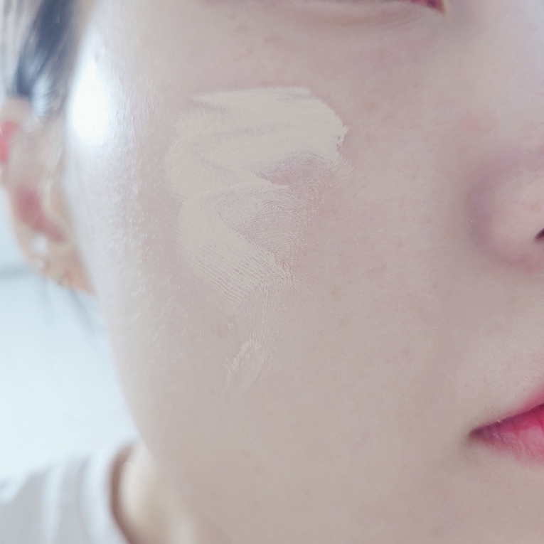 아임미미 (I'MMEME) 스킨 핏 톤업 선 베이스 [SPF50+/PA++++] review image