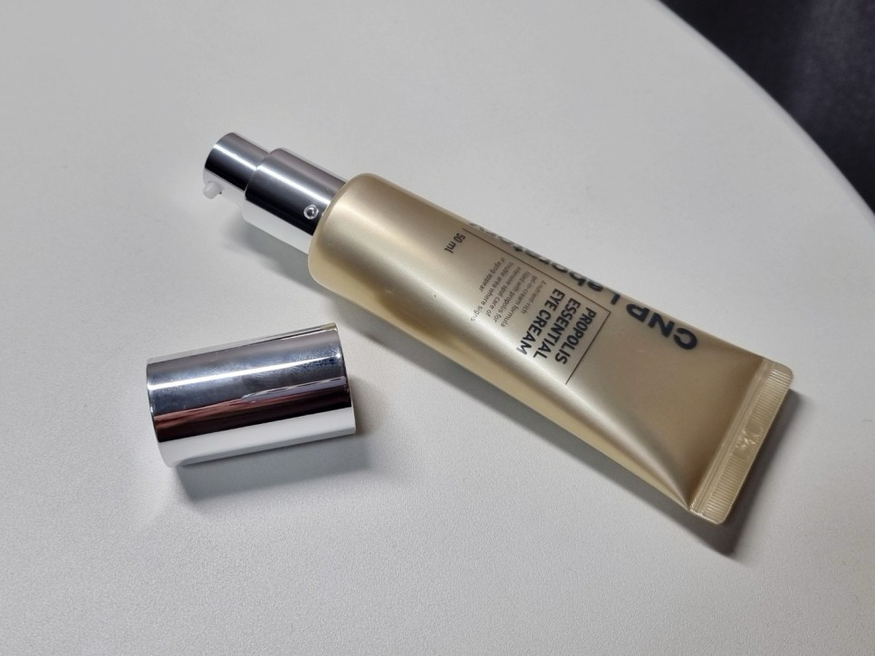 차앤박화장품 (CNPLaboratory) 프로폴리스 에센셜 아이 크림 review image