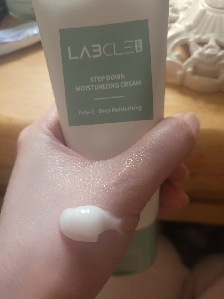 渐进式保湿霜的真实用户使用照片